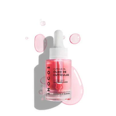 INOCOS - Óleo de Cutículas Algodão Doce 15ml Cutículas saudáveis e hidratadas. Nutre e hidrata as tuas cutículas com o Óleo de Cutículas INOCOS de Algodão Doce. Com óleo de amêndoas doces, ter as cutículas saudáveis nunca foi tão fácil. Detalhes: Quantidade: 15ml Modo de uso: Após a finalização da unha aplicar 1 gota de Óleo de Cutículas junto à cutícula e massajar até que seja absorvido.