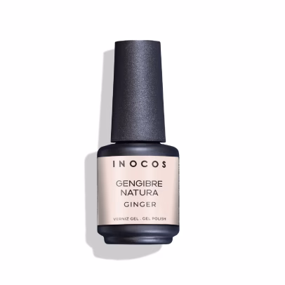 INOCOS - Verniz Gel Gengibre Natura Verniz Gel com fórmula duradoura e pigmentada REF. 91.18.492 Apresentamos-te o Verniz Gel INOCOS Gengibre da Coleção Natura Lovers Spice Edition. Cor Nude Areia Leitoso. Detalhes: Verniz Gel Vegan Quantidade: 15ml Modo de uso: Após a aplicação da Base, aplica uma ou duas camadas finas de Verniz Gel. Catalisa em Lâmpada UV (120s) ou LED (60s). PRECAUÇÕES: USO PROFISSIONAL. EVITAR CONTACTO COM A PELE, PODE PROVOCAR REAÇÃO ALÉRGICA. LER AS INSTRUÇÕES DE USO. MANTER FORA DO ALCANCE DAS CRIANÇAS. ARMAZENAR FECHADO, SEM EXPOSIÇÃO À LUZ.