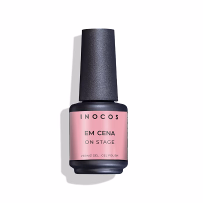 Apresentamos-te o Verniz Gel INOCOS Em Cena da Coleção Atitude Rosa. Cor Rosa Porcelana. Detalhes: Verniz Gel Vegan Quantidade: 15ml Modo de uso: Após a aplicação da Base, aplica uma ou duas camadas finas de Verniz Gel. Catalisa em Lâmpada UV (120s) ou LED (60s). PRECAUÇÕES: USO PROFISSIONAL. EVITAR CONTACTO COM A PELE, PODE PROVOCAR REAÇÃO ALÉRGICA. LER AS INSTRUÇÕES DE USO. MANTER FORA DO ALCANCE DAS CRIANÇAS. ARMAZENAR FECHADO, SEM EXPOSIÇÃO À LUZ.