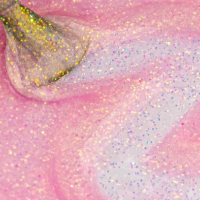 INOCOS - Verniz Gel Diva Rosa Verniz Gel Rosa com fórmula duradoura e pigmentada REF. 91.18.402 Apresentamos-te o Verniz Gel INOCOS Diva Rosa da Coleção Diamonds. Cor Rosa com Glitter. Detalhes: Verniz Gel Vegan & Cruelty Free Quantidade: 15ml Modo de uso: Após a aplicação da Base, aplica uma ou duas camadas finas de Verniz Gel.