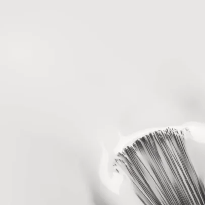 INOCOS - Verniz Gel Cinza Claro 7% Verniz Gel com fórmula duradoura e pigmentada REF. 91.18.419 Apresentamos-te o Verniz Gel INOCOS Cinza Claro 7% da Coleção You&Me. Cor Cinza. Detalhes: Verniz Gel Vegan & Cruelty Free Quantidade: 15ml Modo de uso: Após a aplicação da Base, aplica uma ou duas camadas finas de Verniz Gel. Catalisa em Lâmpada UV (160s) ou LED (60s).